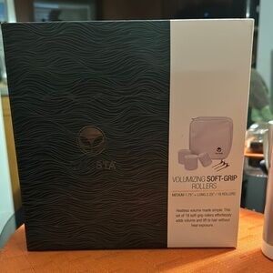 Calista Volumizing Soft-Grip Rollers - Punk